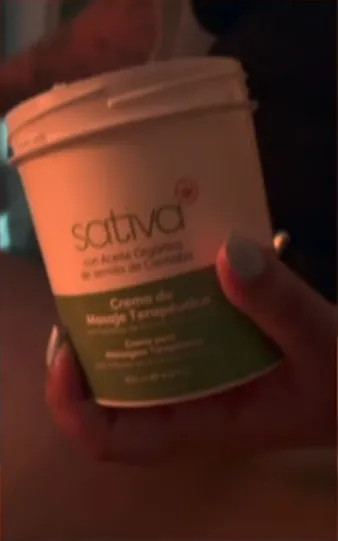 Creme de massagem terapêutica usado nas sessões